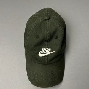 Nike olive dad hat (ADJUSTABLE)